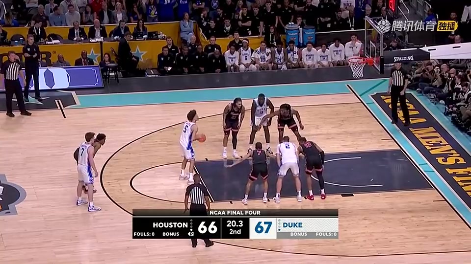 獨行俠球迷看過來瘋?cè)ダ耠x奇犯規(guī)送兩罰被罰球絕殺